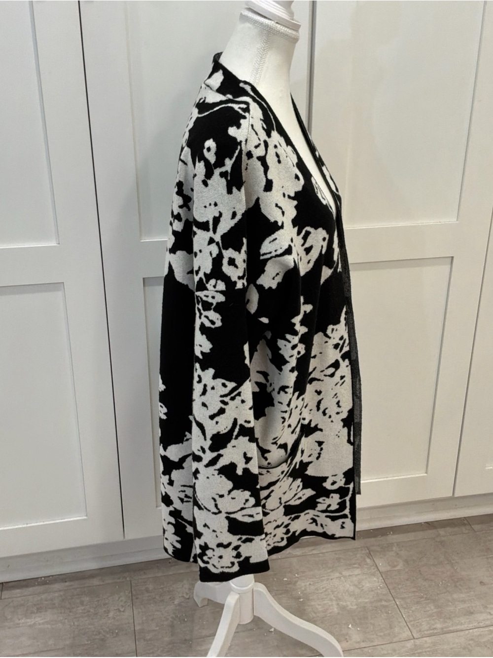 Cyrus Open Front Cardigan Black White Floral Cardigan Women’s Large - Picture 3 of 11